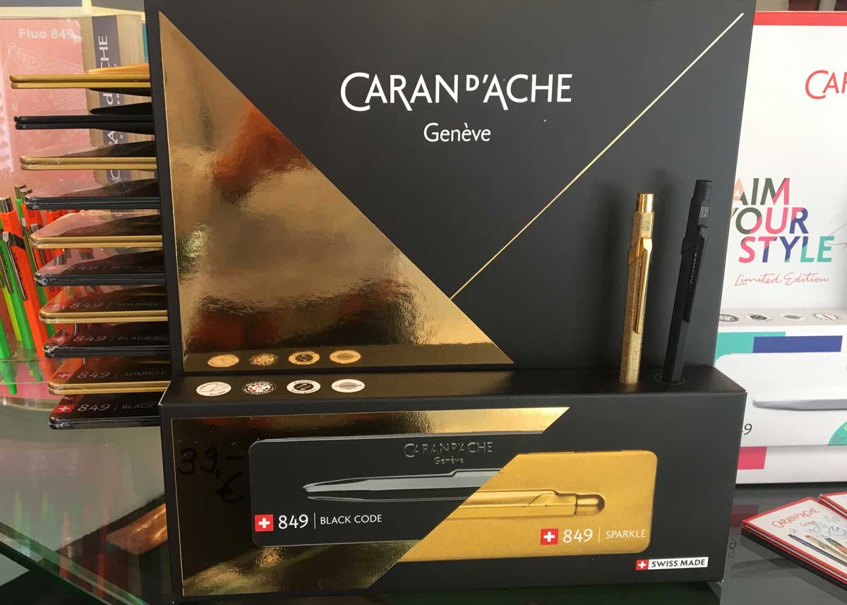 Caran d'Ache - 849 - Kugelschreiber - 2019 - schwarz gold